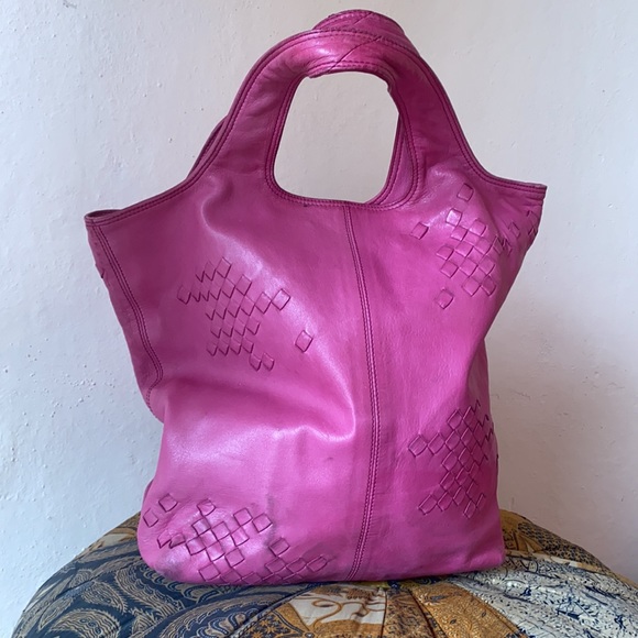 BOTTEGA VENETA | Hot Pink Summer Totebag - Picture 1 of 13